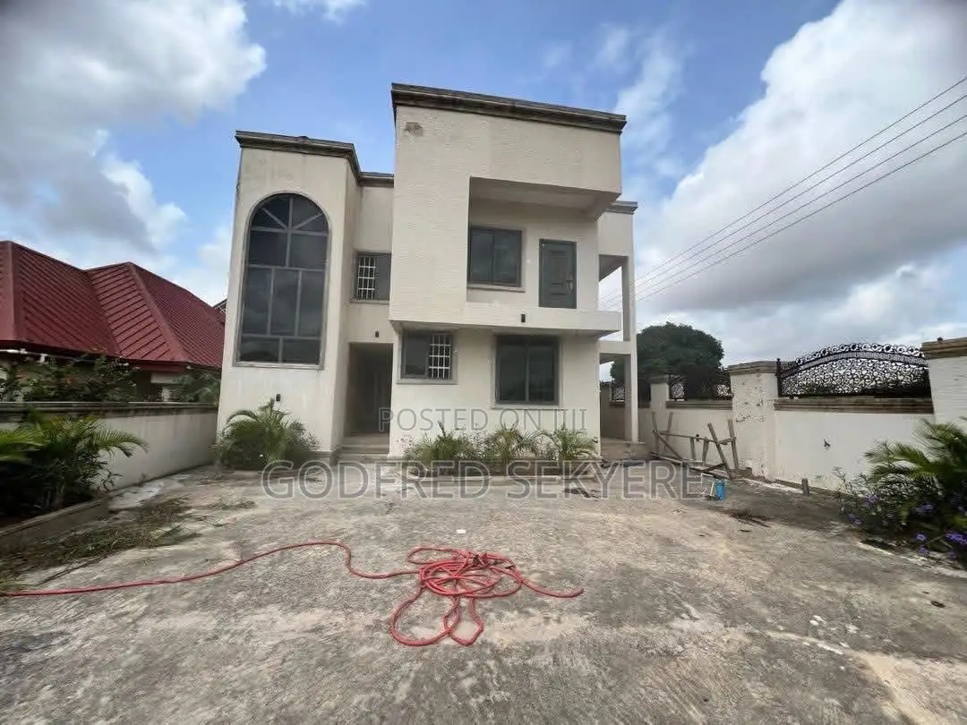 6bdrm House in Adeleke Estates, Kumasi Metropolitan for sale in Kumasi Metropolitan