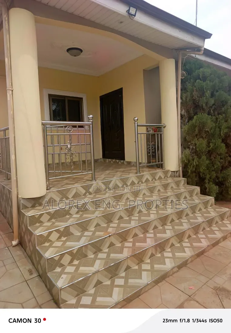 3bdrm House in Amrahia, Frafraha for sale in Frafraha