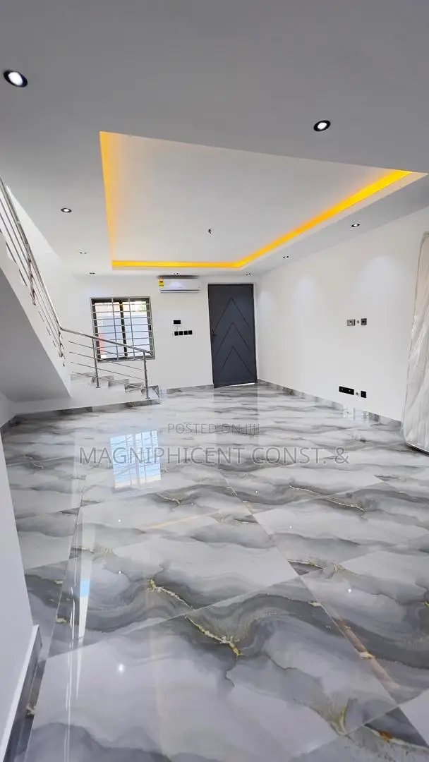 2bdrm Duplex in Magniphicent Estates, Ashaley Botwe for sale in Ashaley Botwe
