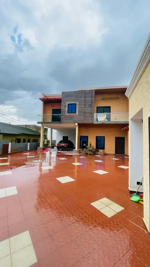4bdrm Duplex in Kwabenya Adwoa Sarfo for sale in Kwabenya