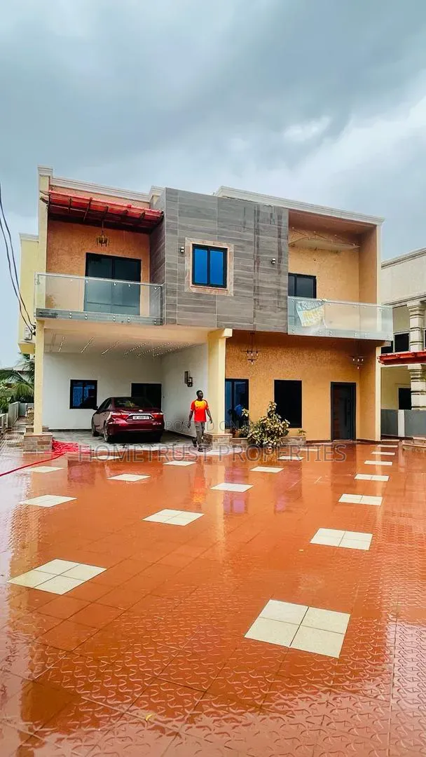 4bdrm Duplex in Kwabenya Adwoa Sarfo for sale in Kwabenya