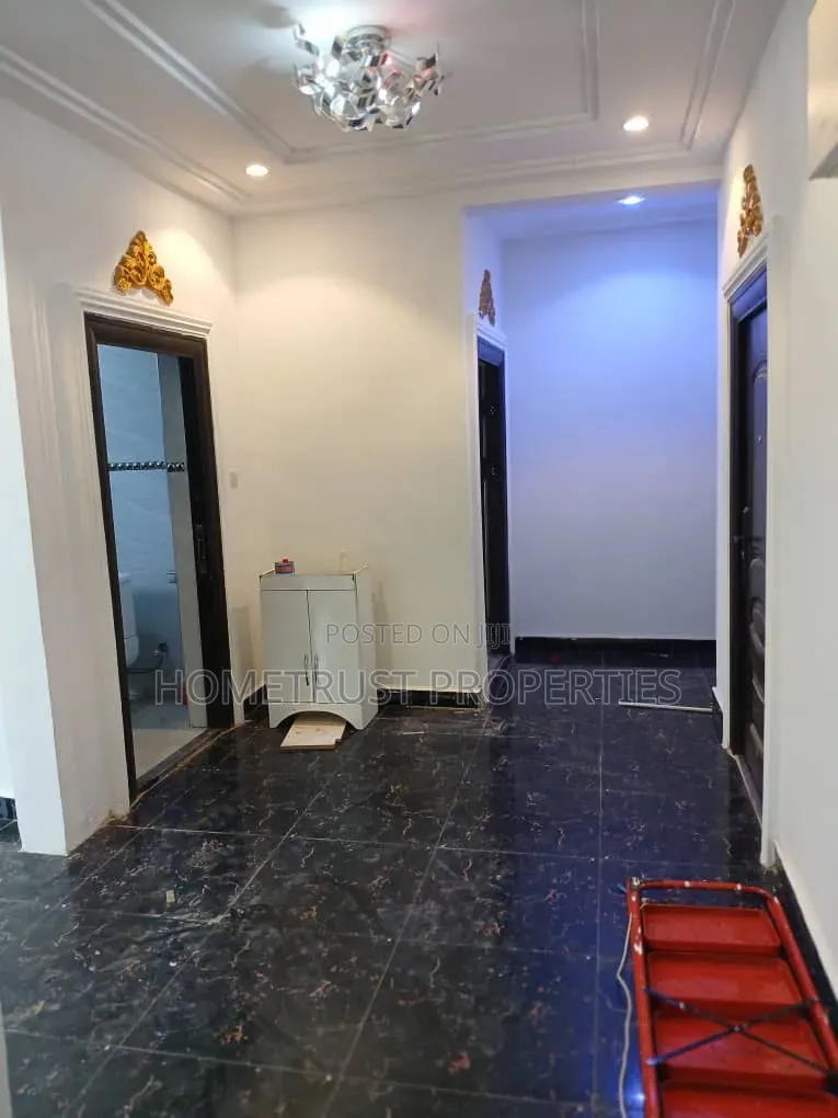 2bdrm Apartment in Taifa Burkina, Polyclinic for rent in Polyclinic