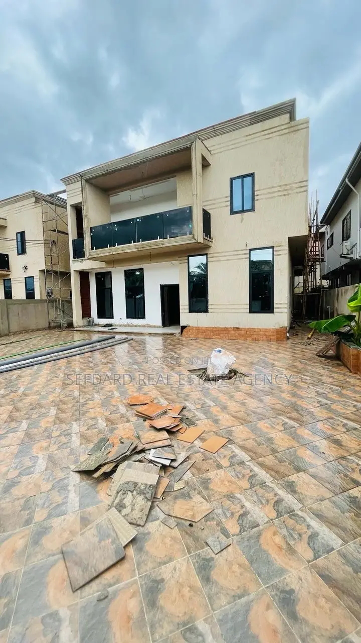 5bdrm House in Sefdard Properties, Ashomang Estate for sale in Ashomang Estate
