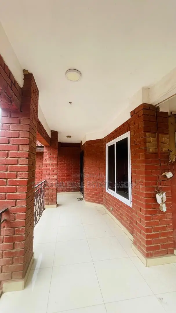 5bdrm House in Sefdard Properties, Kwabenya for sale in Kwabenya