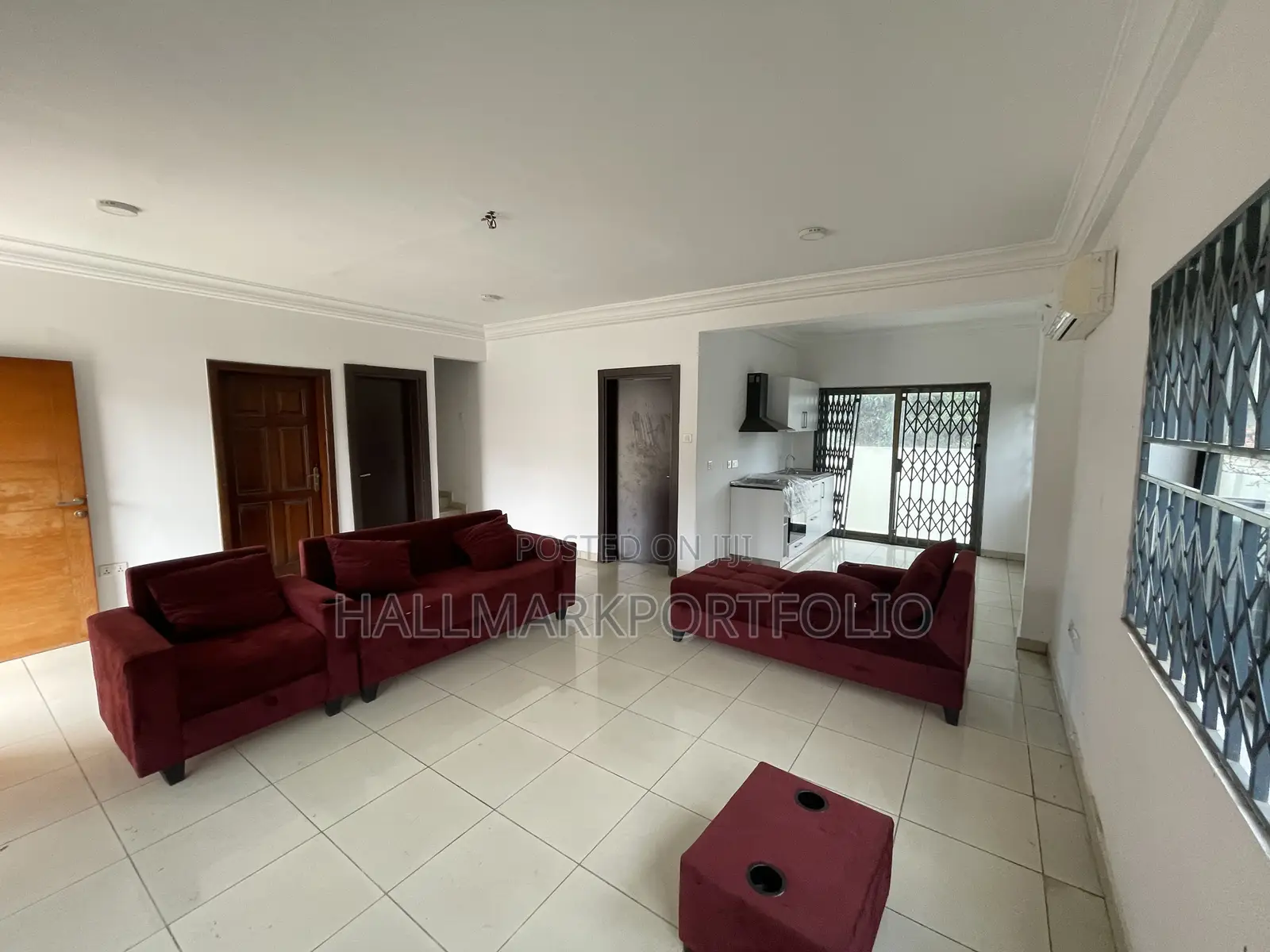 20bdrm Townhouse/Terrace in North Legon for sale in North Legon