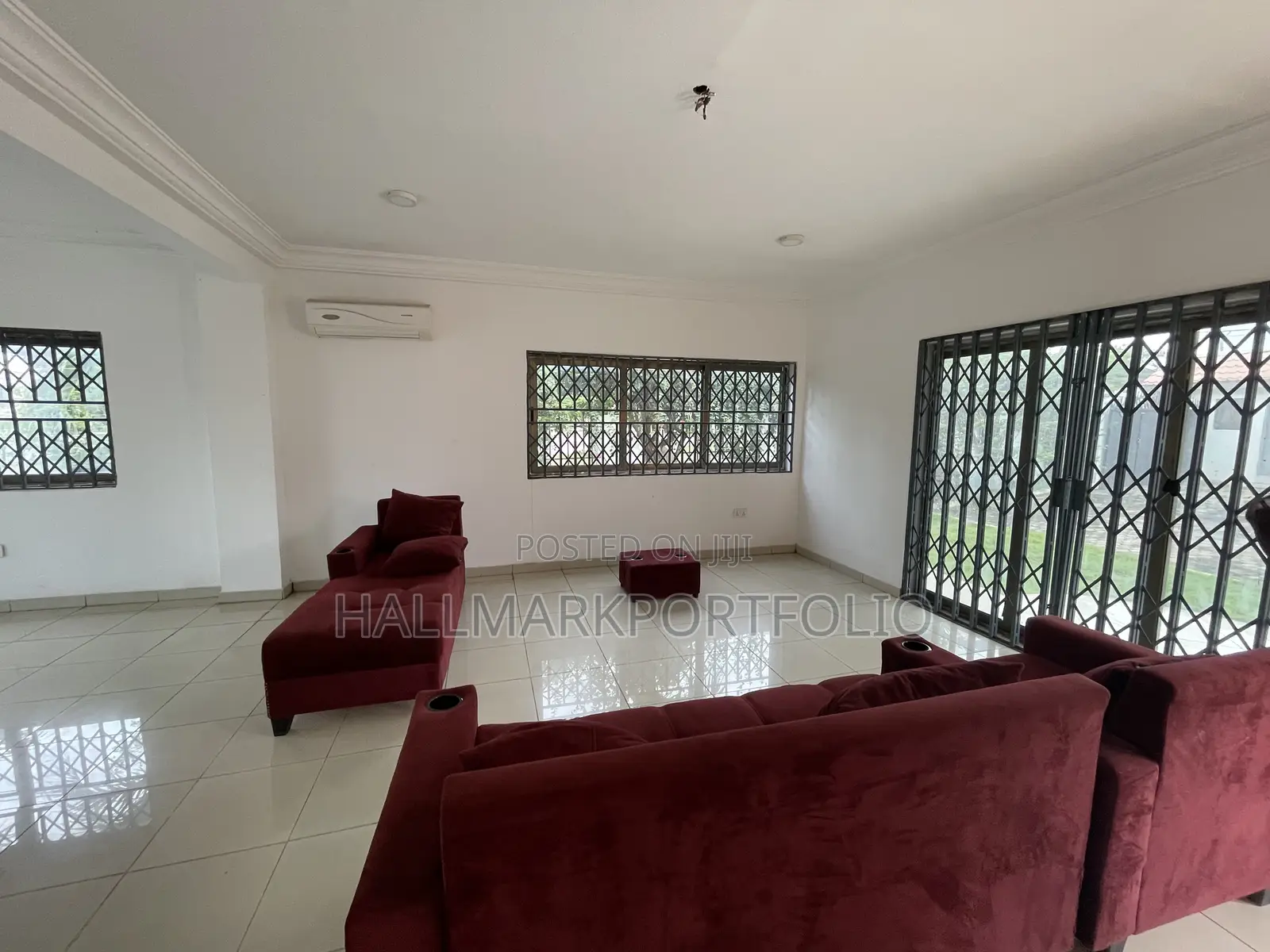 20bdrm Townhouse/Terrace in North Legon for sale in North Legon