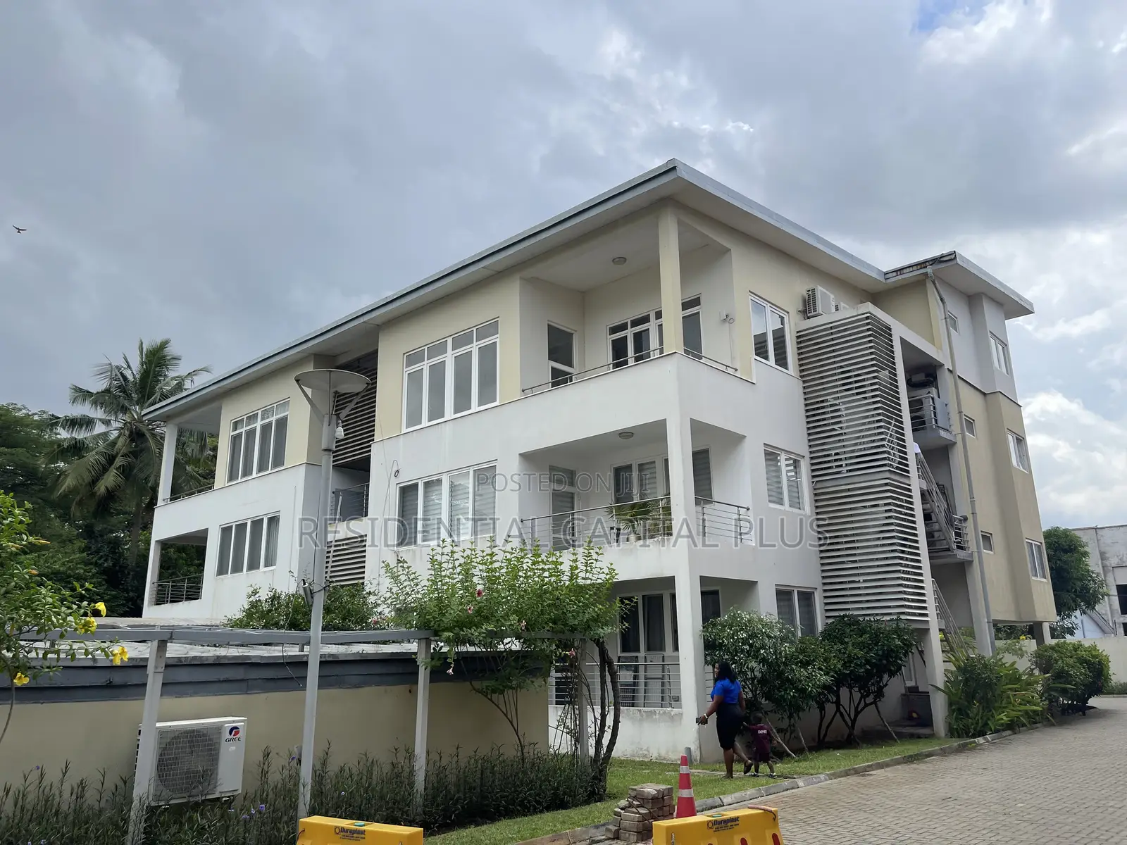Furnished 3bdrm Apartment in Ring Road, Osu for sale in Osu