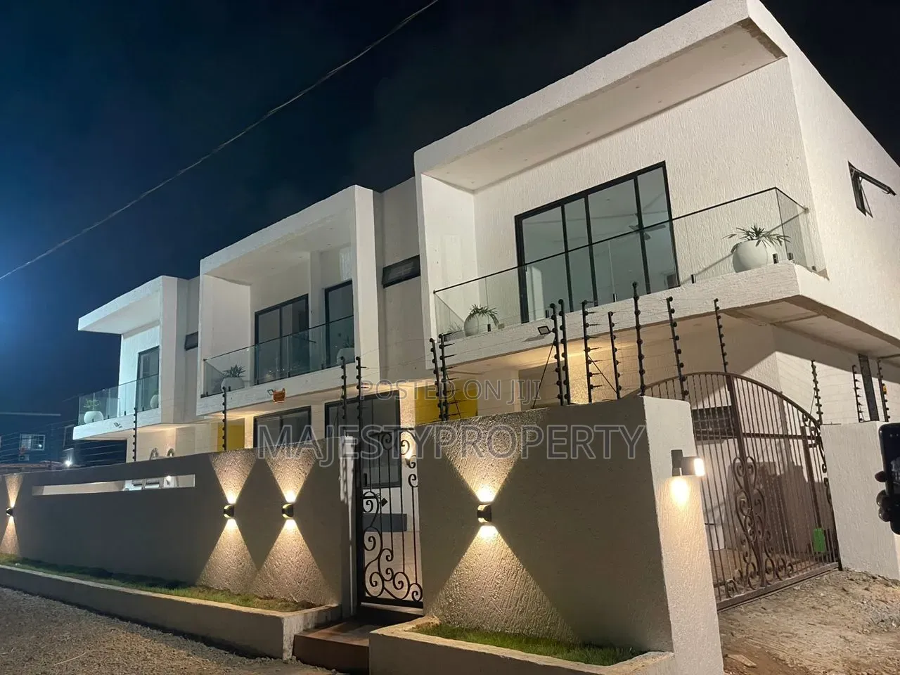 2bdrm Townhouse / Terrace in Lashibi for rent in Lashibi