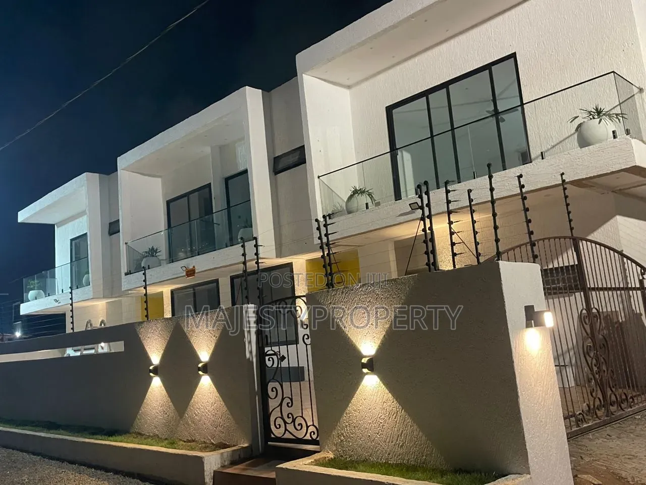 2bdrm Townhouse / Terrace in Lashibi for rent in Lashibi