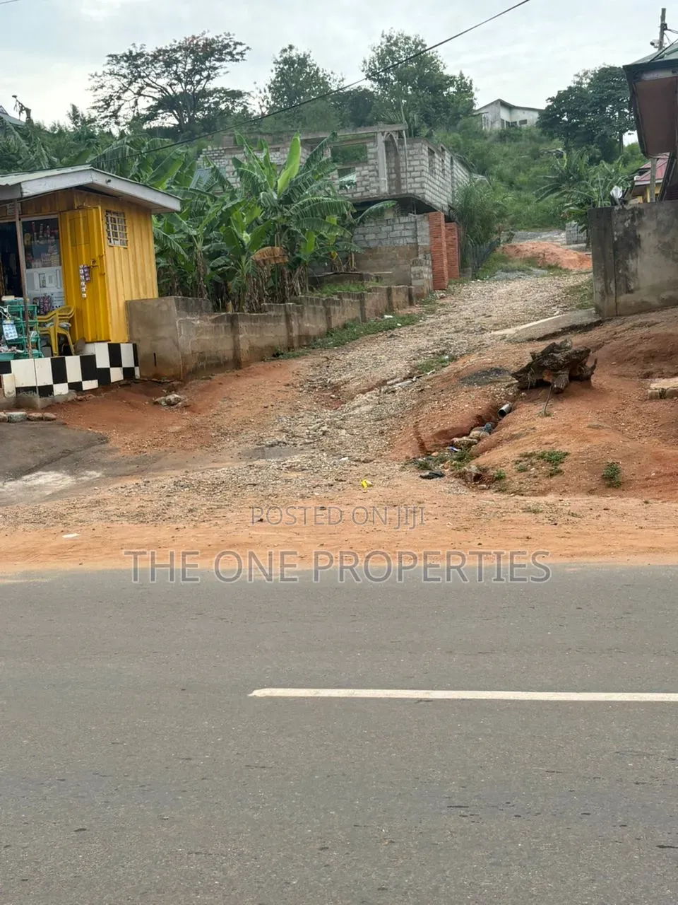9bdrm Duplex in Nsawam Sekyikrom for sale in Nsawam Adoagyiri Municipal