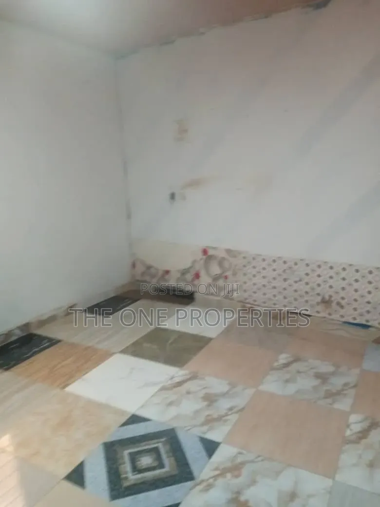 5bdrm Apartment in Adjen Kotoku, Accra Metropolitan for sale in Accra Metropolitan