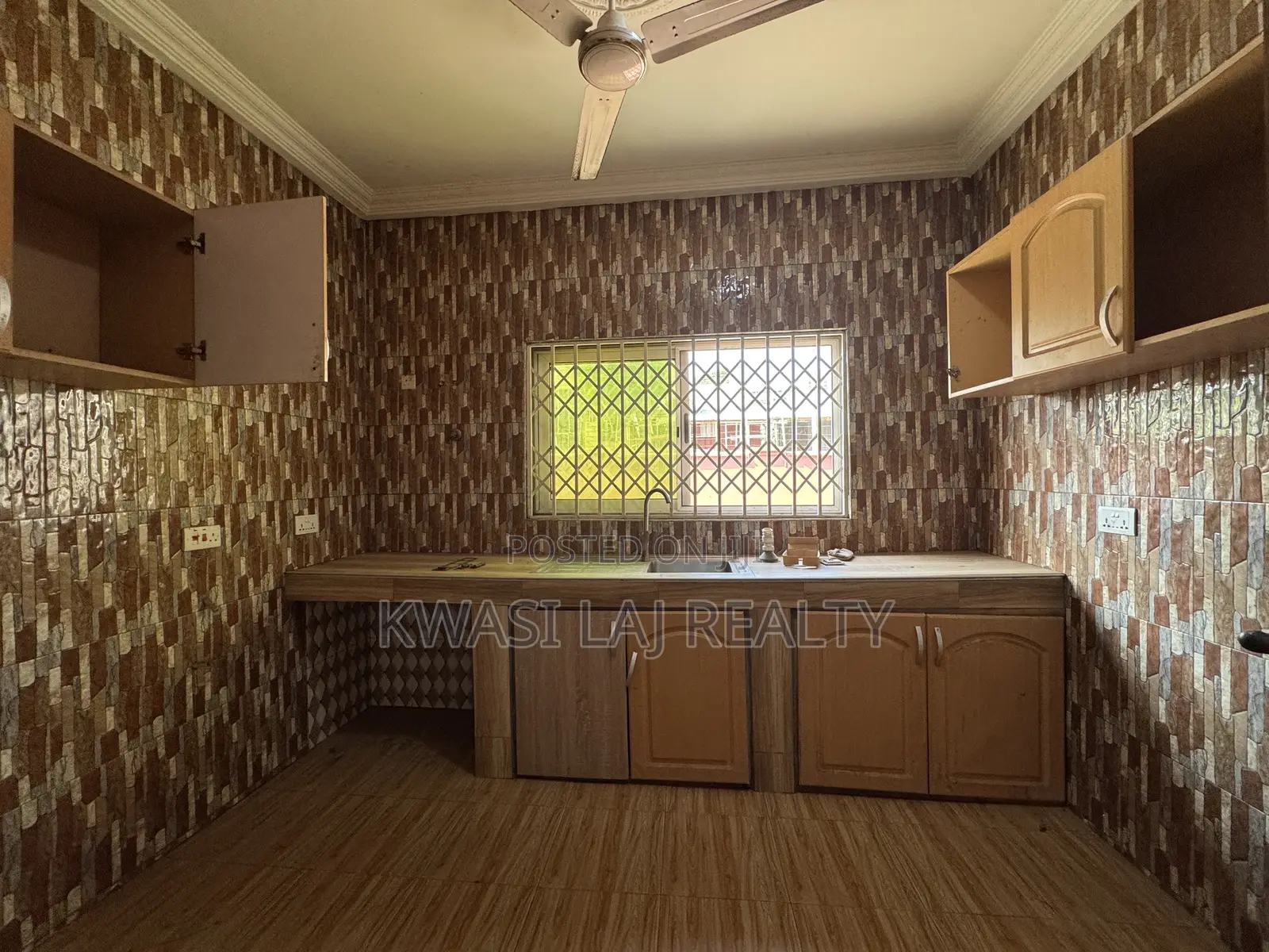 2bdrm House in Pokuase Highway for rent in Pokuase