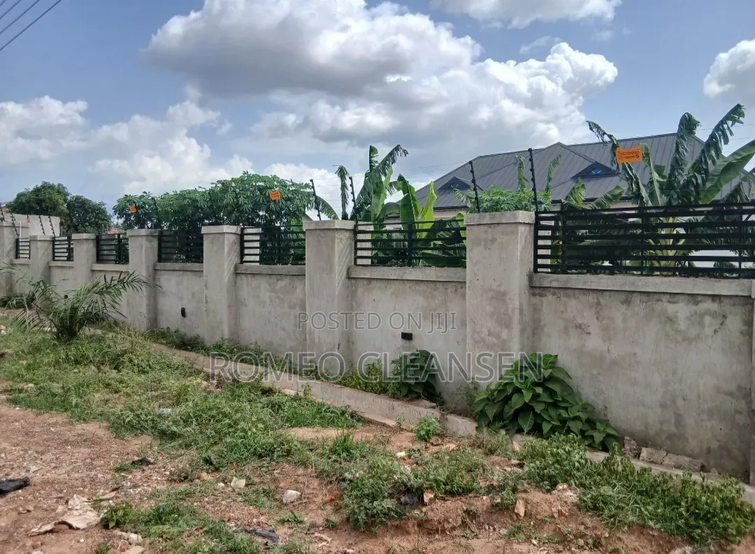10bdrm Duplex in Kuwait, Kumasi Metropolitan for sale in Kumasi Metropolitan