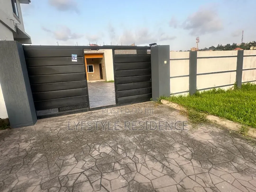 3bdrm House in Kwabenya for sale in Kwabenya