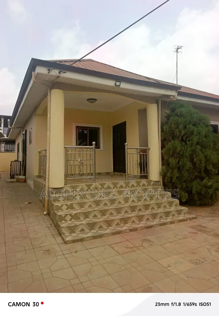 3bdrm House in Adenta, Frafraha for rent in Frafraha