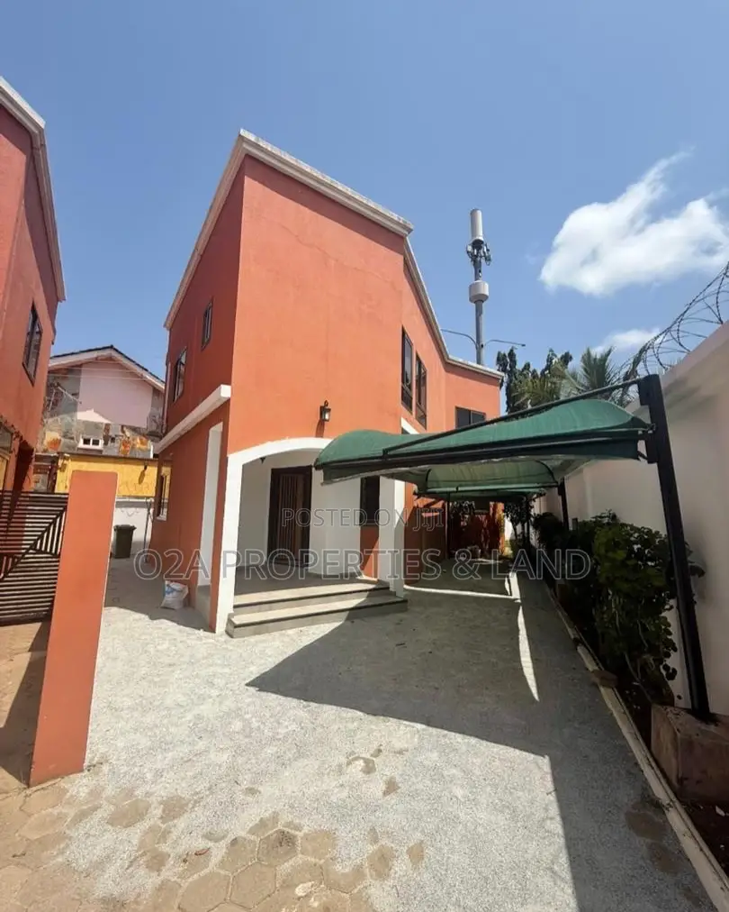 2bdrm Townhouse / Terrace in Cantonments, Acquinas for rent in Acquinas