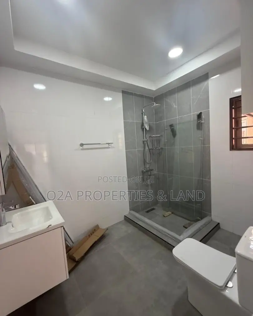 2bdrm Townhouse / Terrace in Cantonments, Acquinas for rent in Acquinas