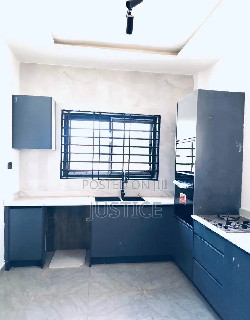 4bdrm House in Adjiringanor, Otano for sale in Otano
