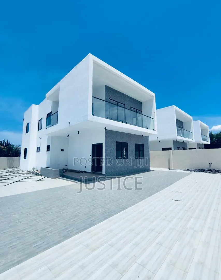 4bdrm House in Adjiringanor, Otano for sale in Otano