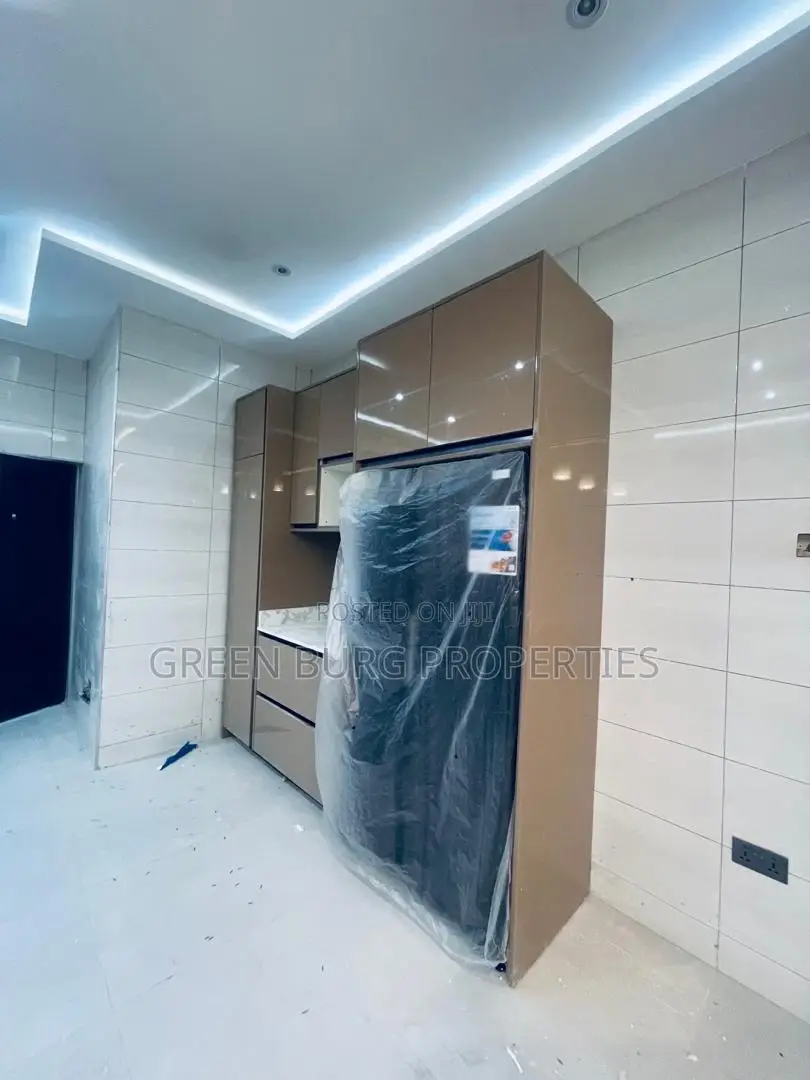 5bdrm House in East Legon for sale in East Legon