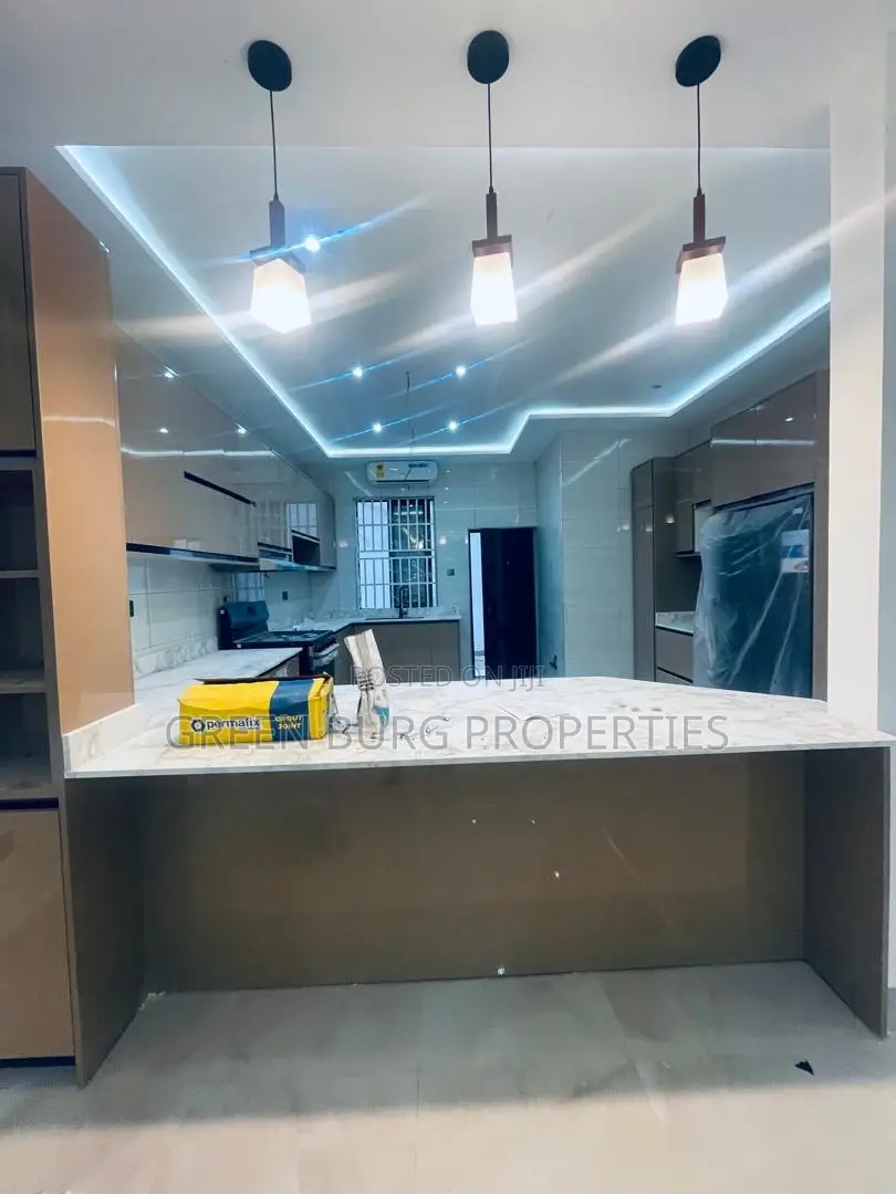 5bdrm House in East Legon for sale in East Legon