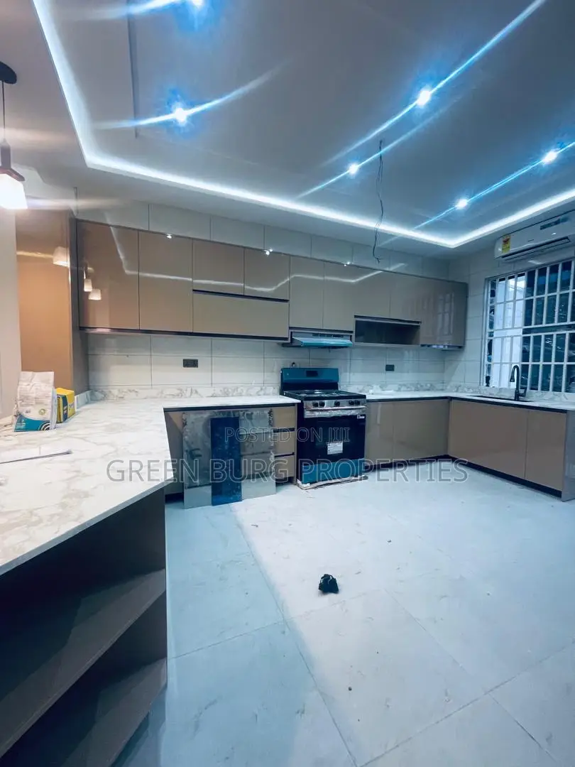 5bdrm House in East Legon for sale in East Legon