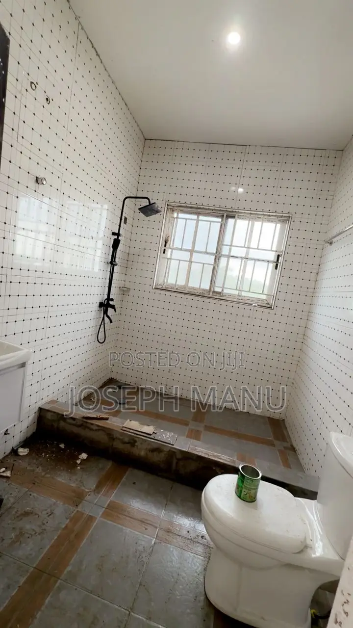 5bdrm House in Apagya Nursing, Afigya-Kwabre for sale in Afigya-Kwabre