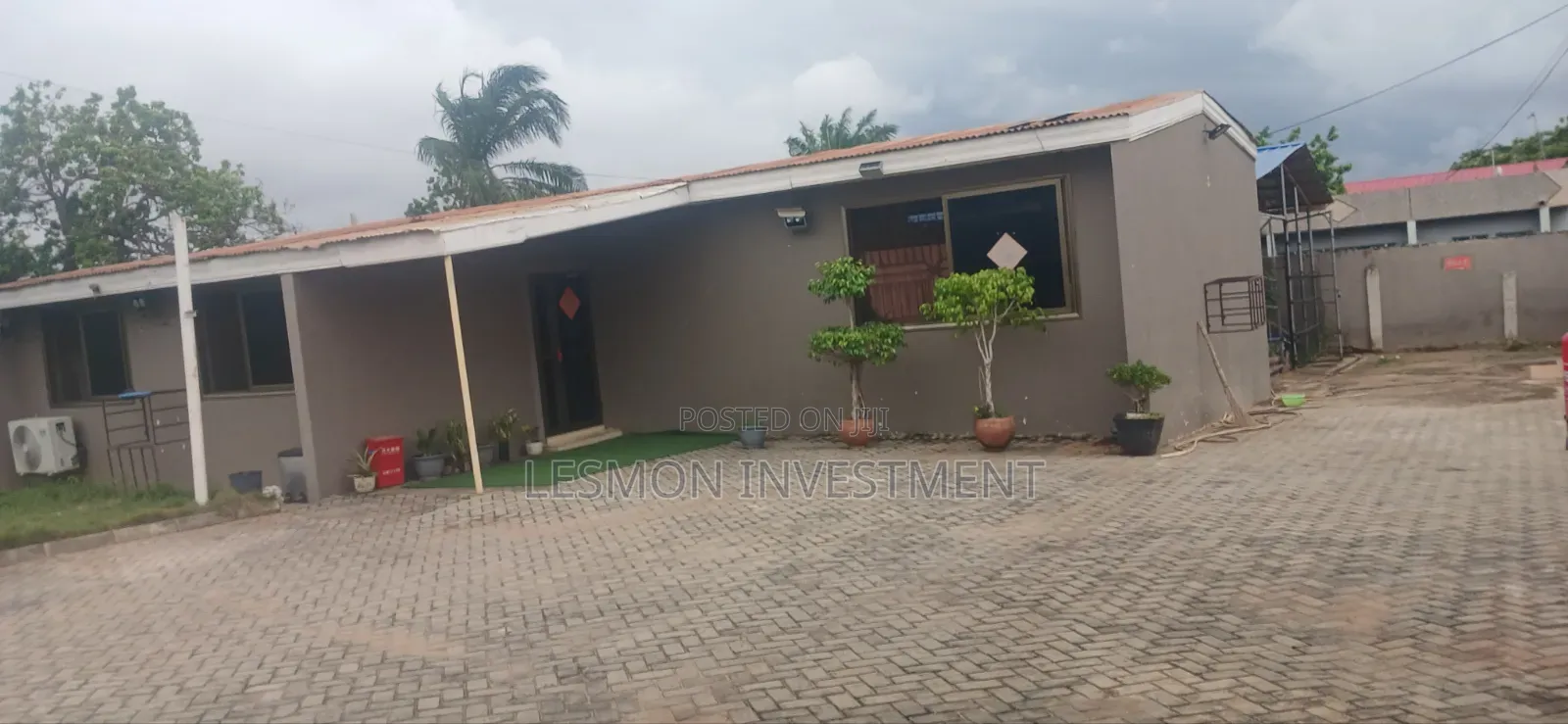 3-Bedrooms House for Office Use Only in North Kaneshie