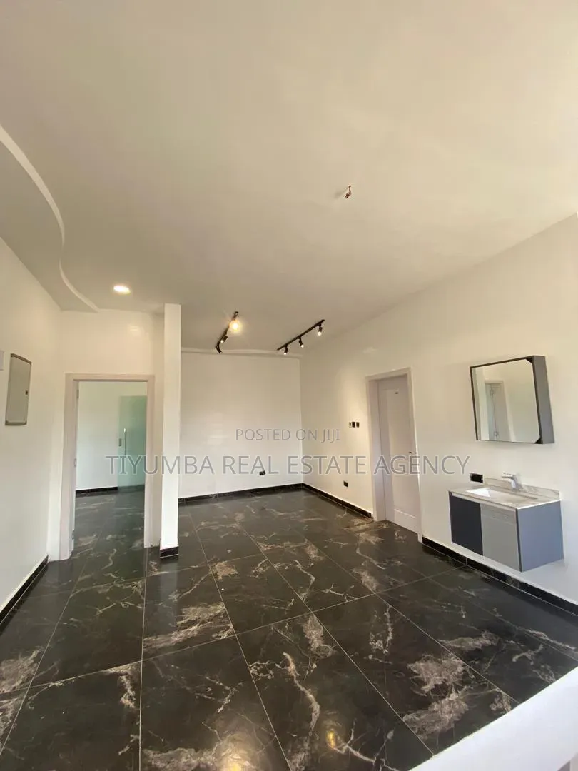 4bdrm Duplex in Tiyumba Real Estate, Unity Closed for sale in Unity Closed