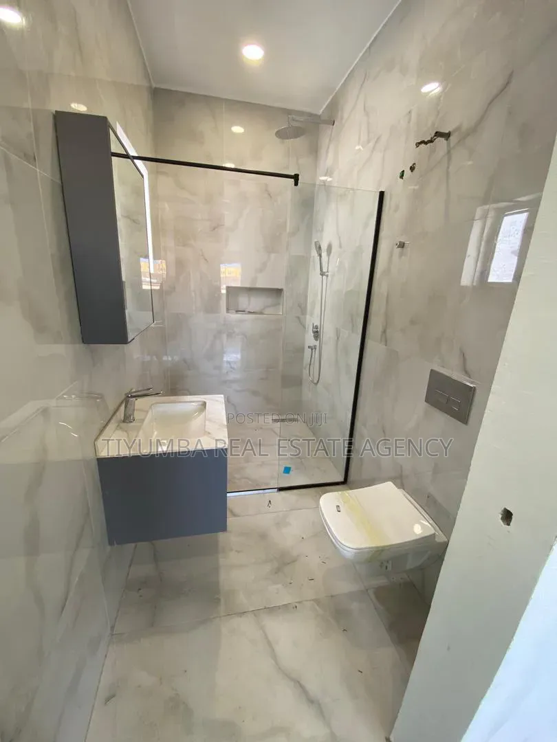 4bdrm Duplex in Tiyumba Real Estate, Unity Closed for sale in Unity Closed