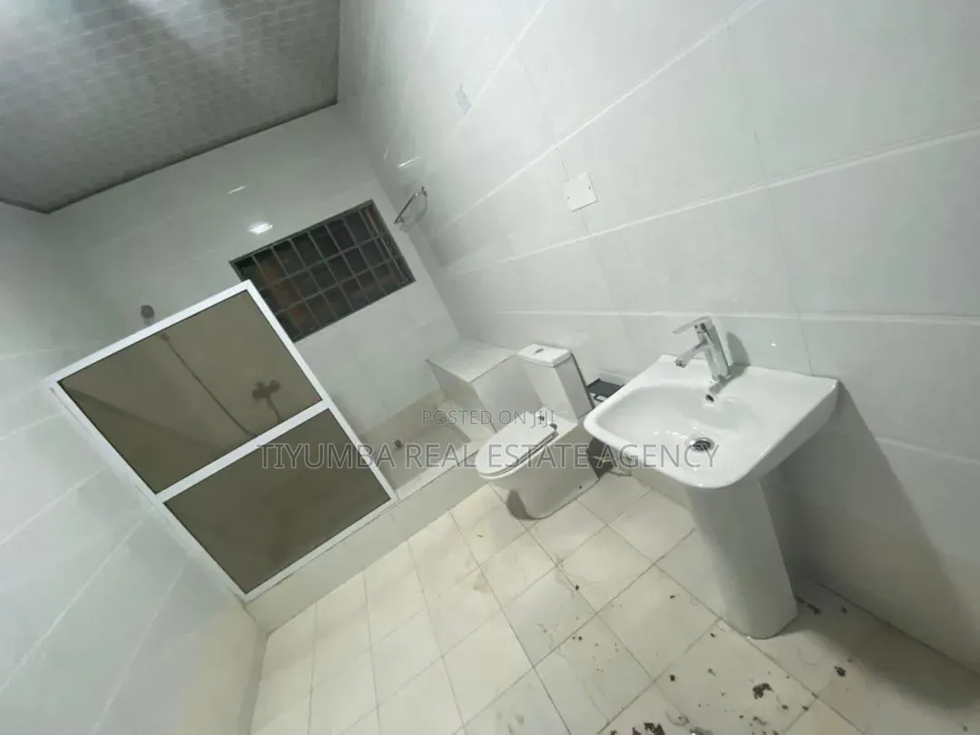 3bdrm Apartment in Tiyumba Real Estate, Mile 7 for rent in Mile 7