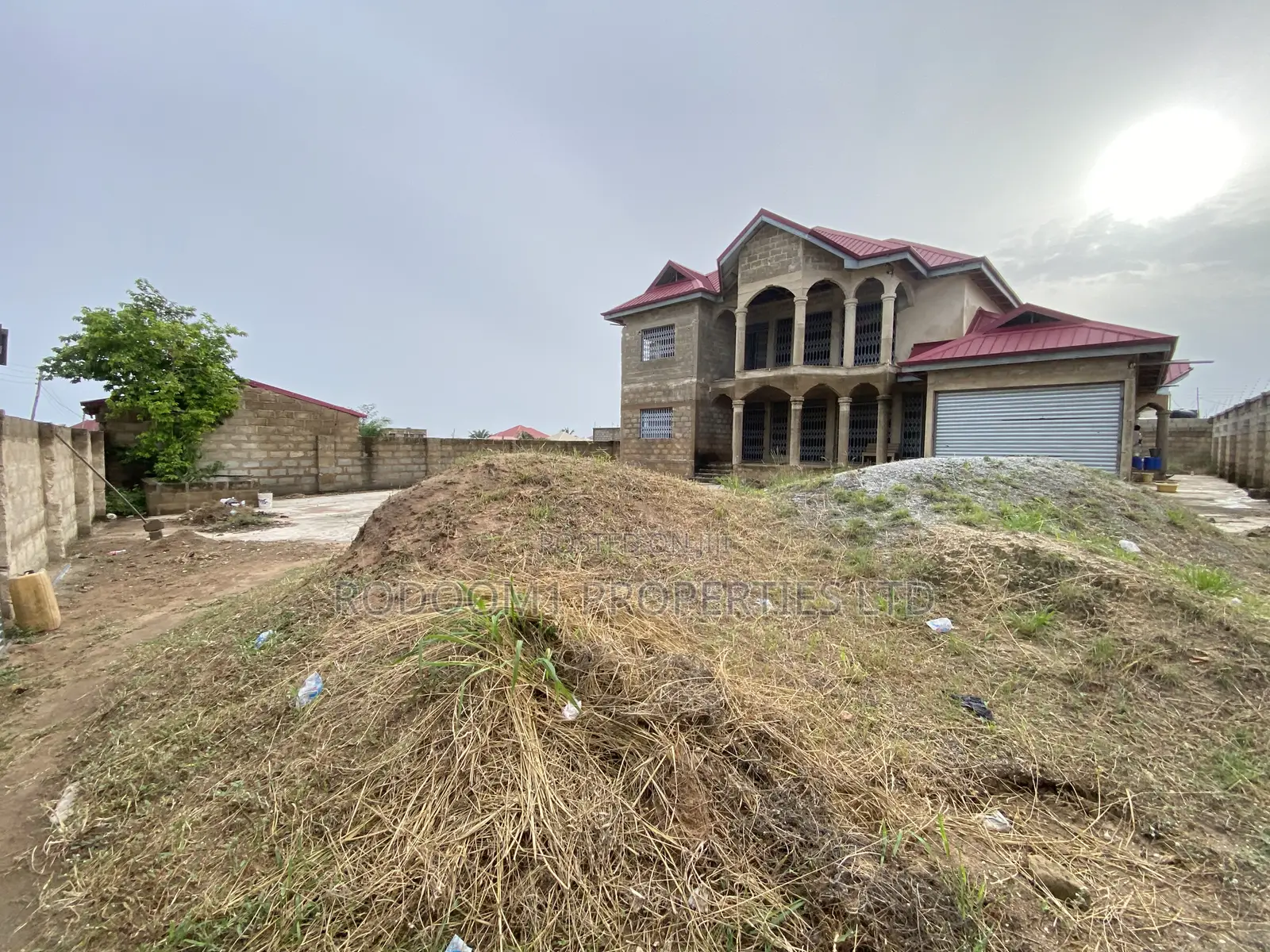 7 Bedrooms House Uncompleted for Sale in Kasoa