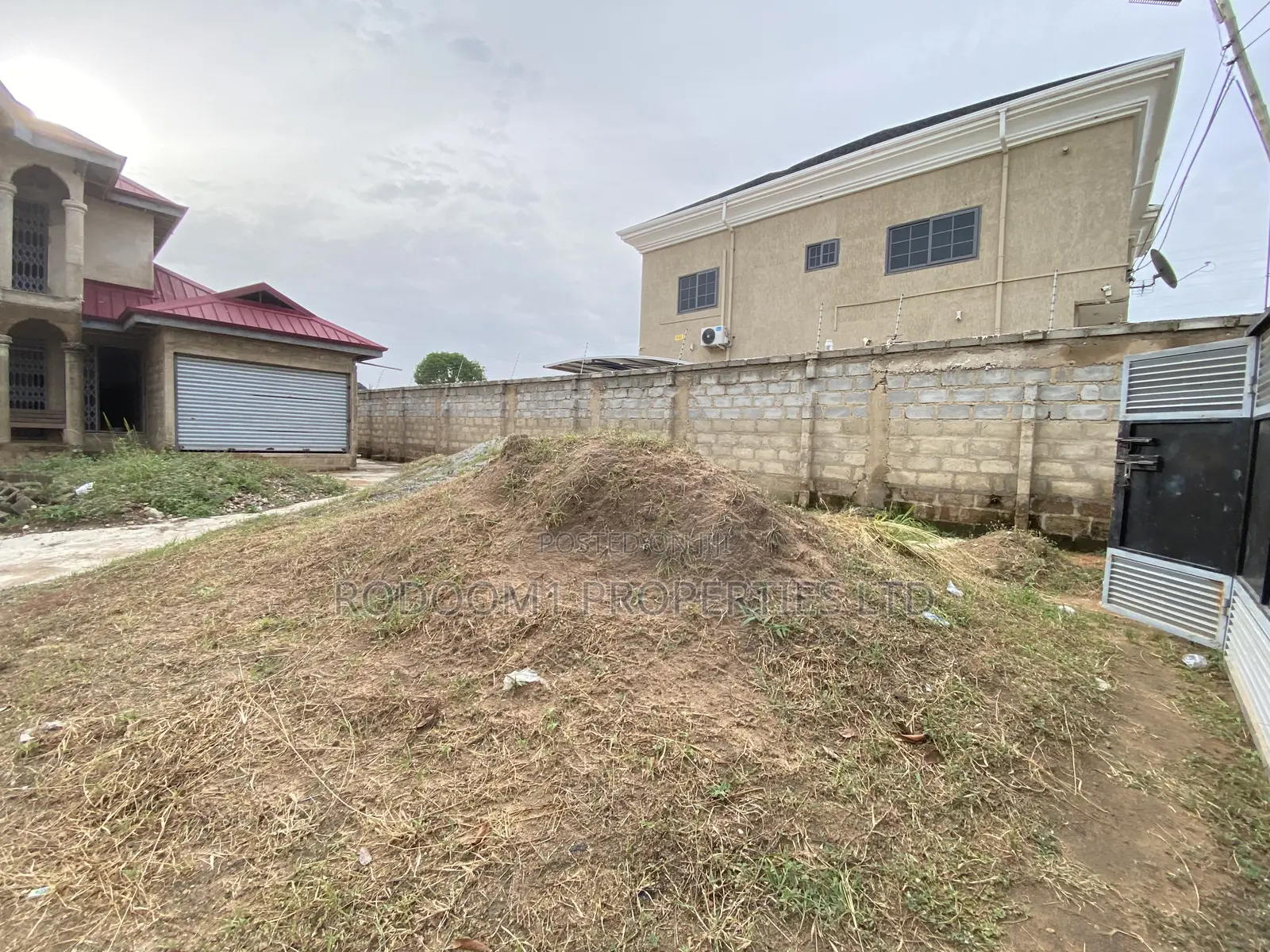 7 Bedrooms House Uncompleted for Sale in Kasoa
