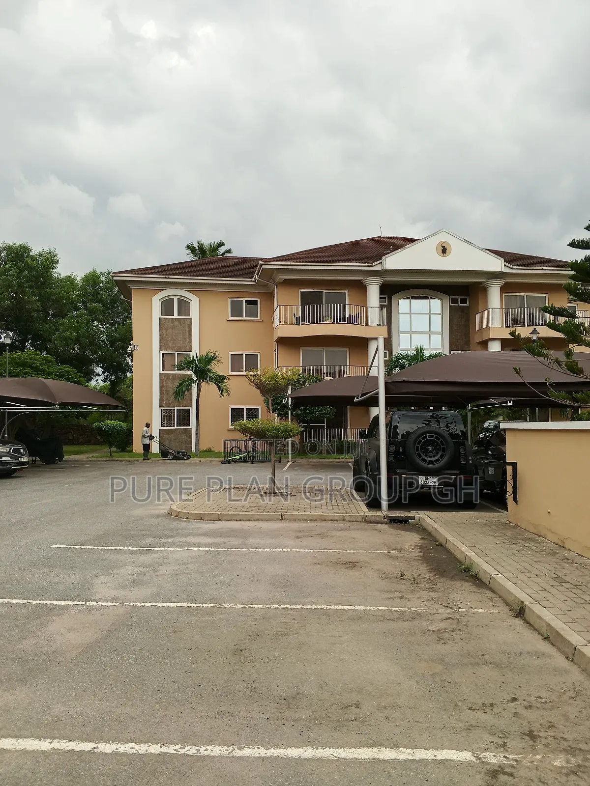 Furnished 4bdrm Apartment in Airport Residential for rent in Airport Residential Area