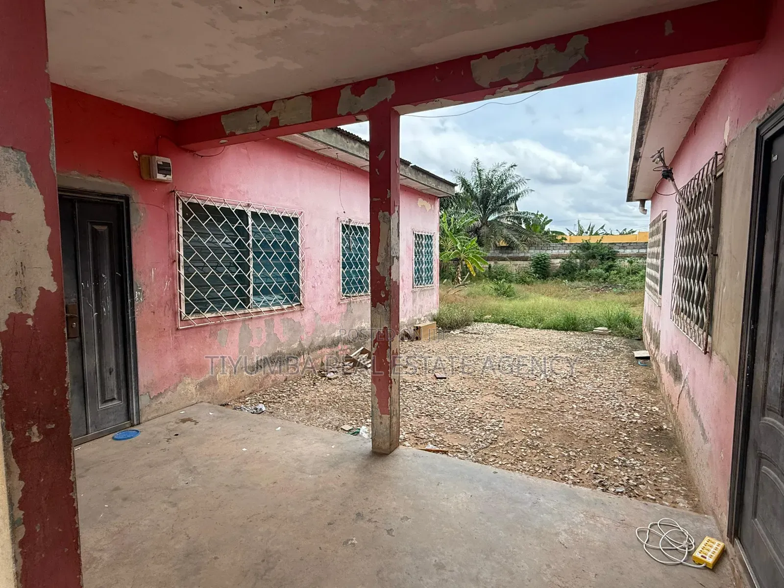 Land With House for Sale in The Mall