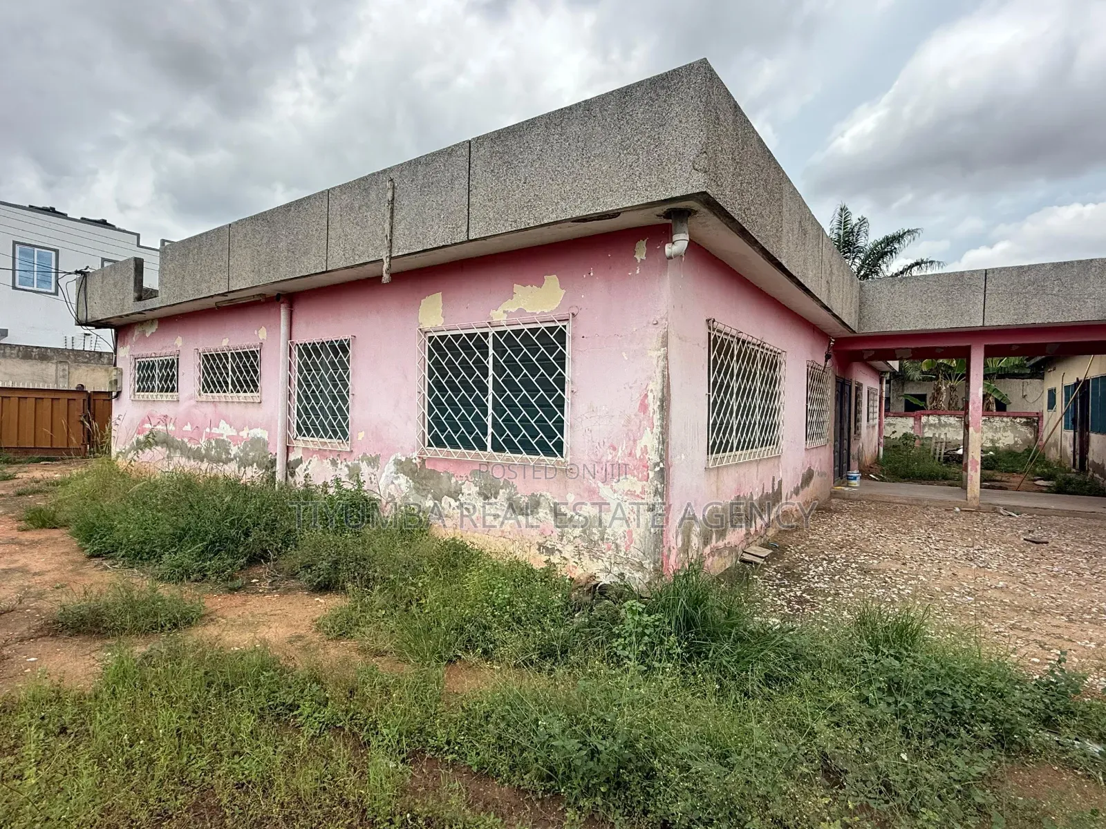 Land With House for Sale in The Mall