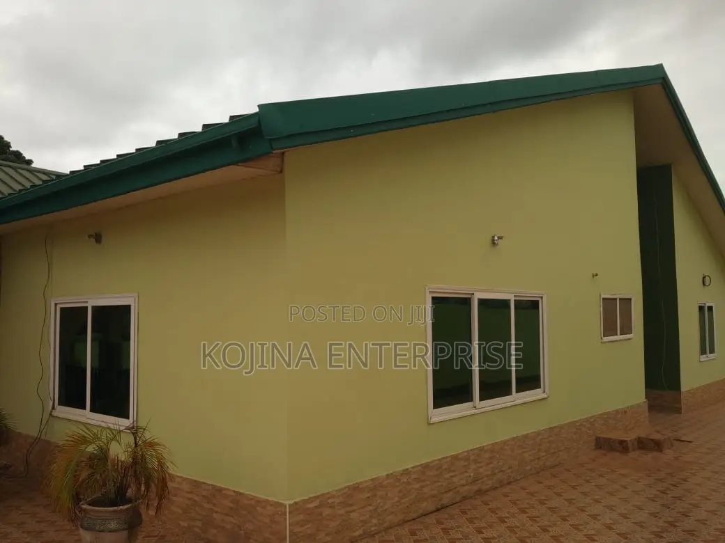 4bdrm House in Brofoyedu, Kumasi Metropolitan for rent in Kumasi Metropolitan