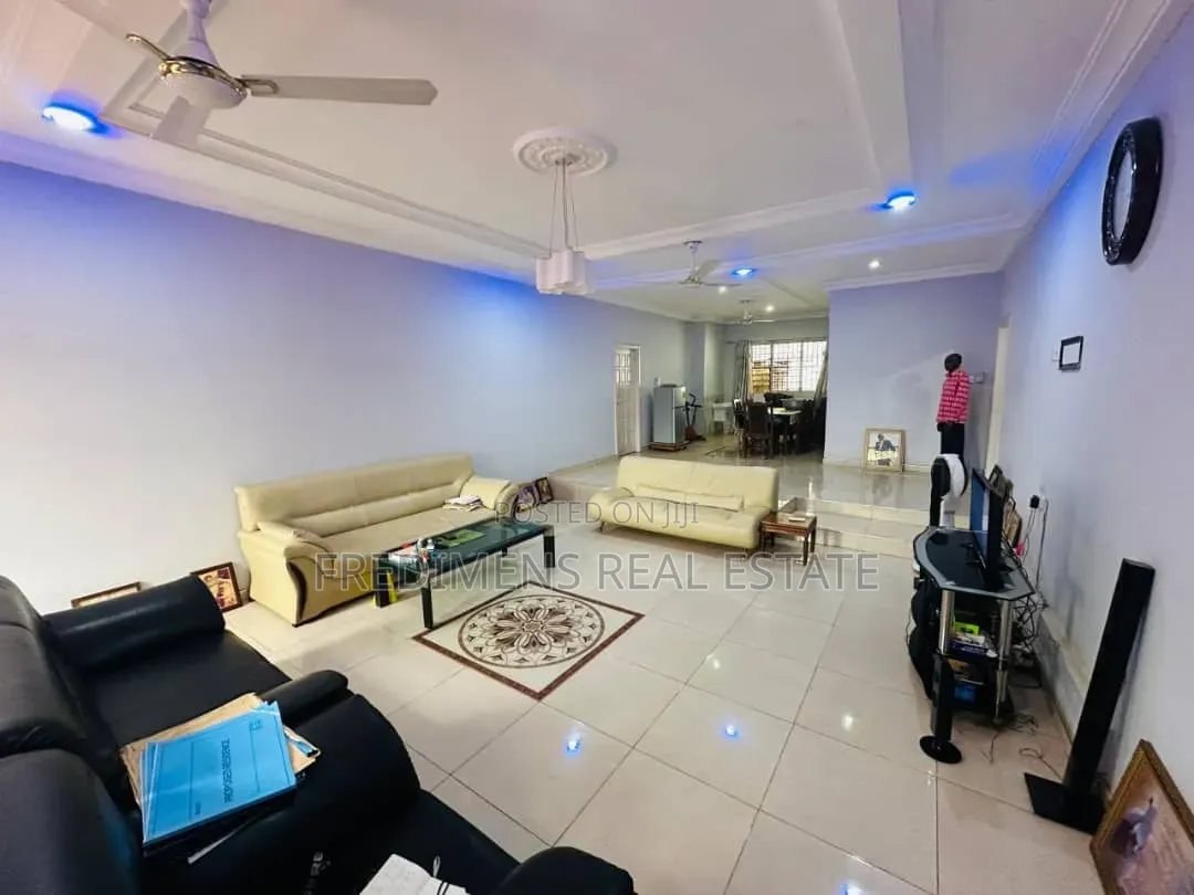 5bdrm House in Fredimens Real, Atwima Kwanwoma for sale in Atwima Kwanwoma