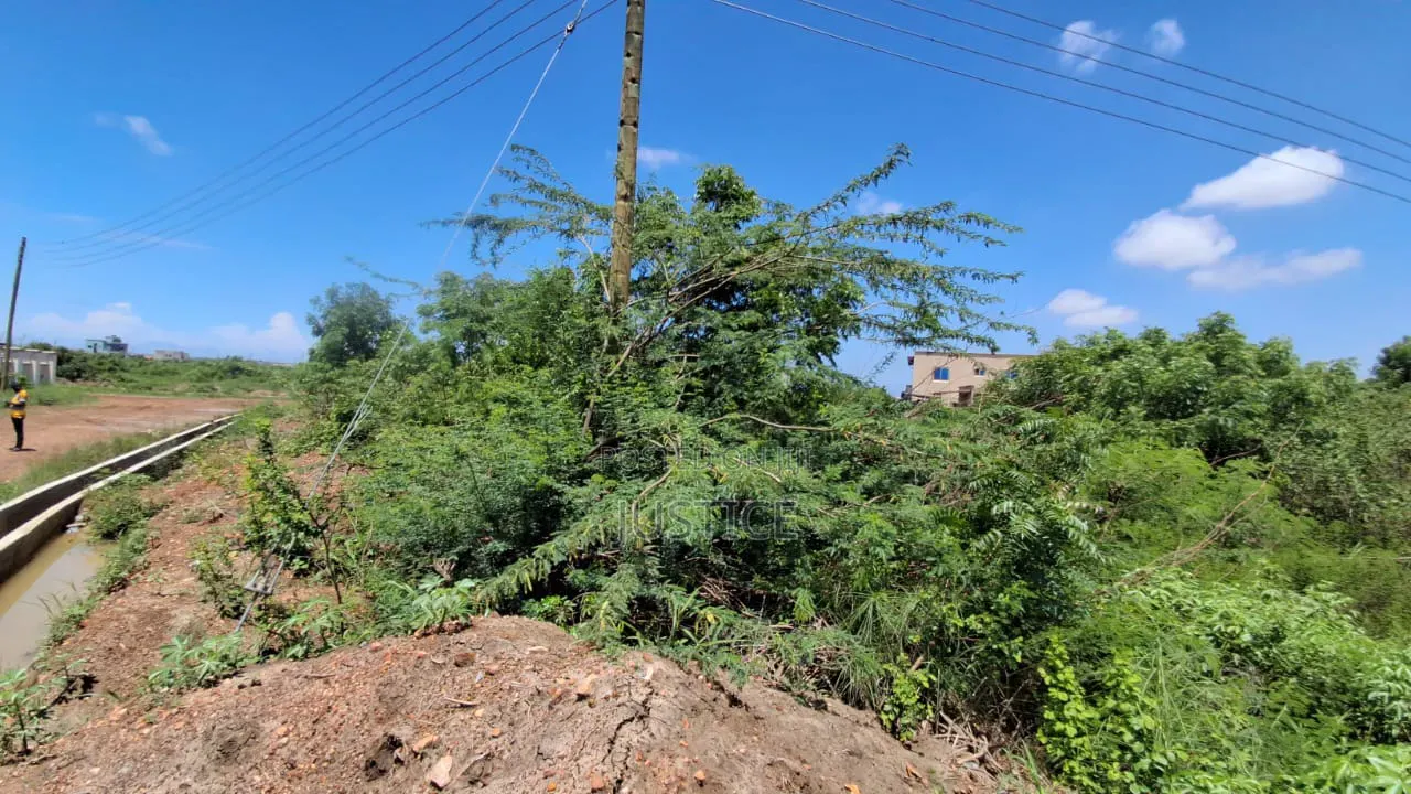 Titled 5 Plots of Land in a Gated Community Trasacco in Otano