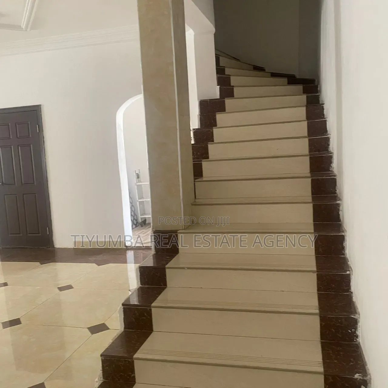 3bdrm Apartment in Tiyumba Real Estate., Police Station for rent in Police Station