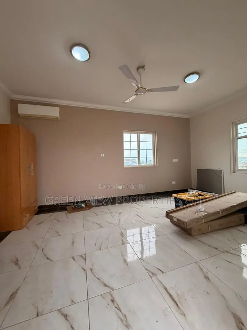 4bdrm Duplex in West Hills Mall Area for sale in West Hills Mall Area