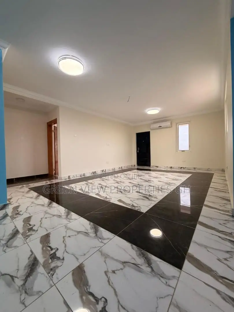 4bdrm Duplex in West Hills Mall Area for sale in West Hills Mall Area