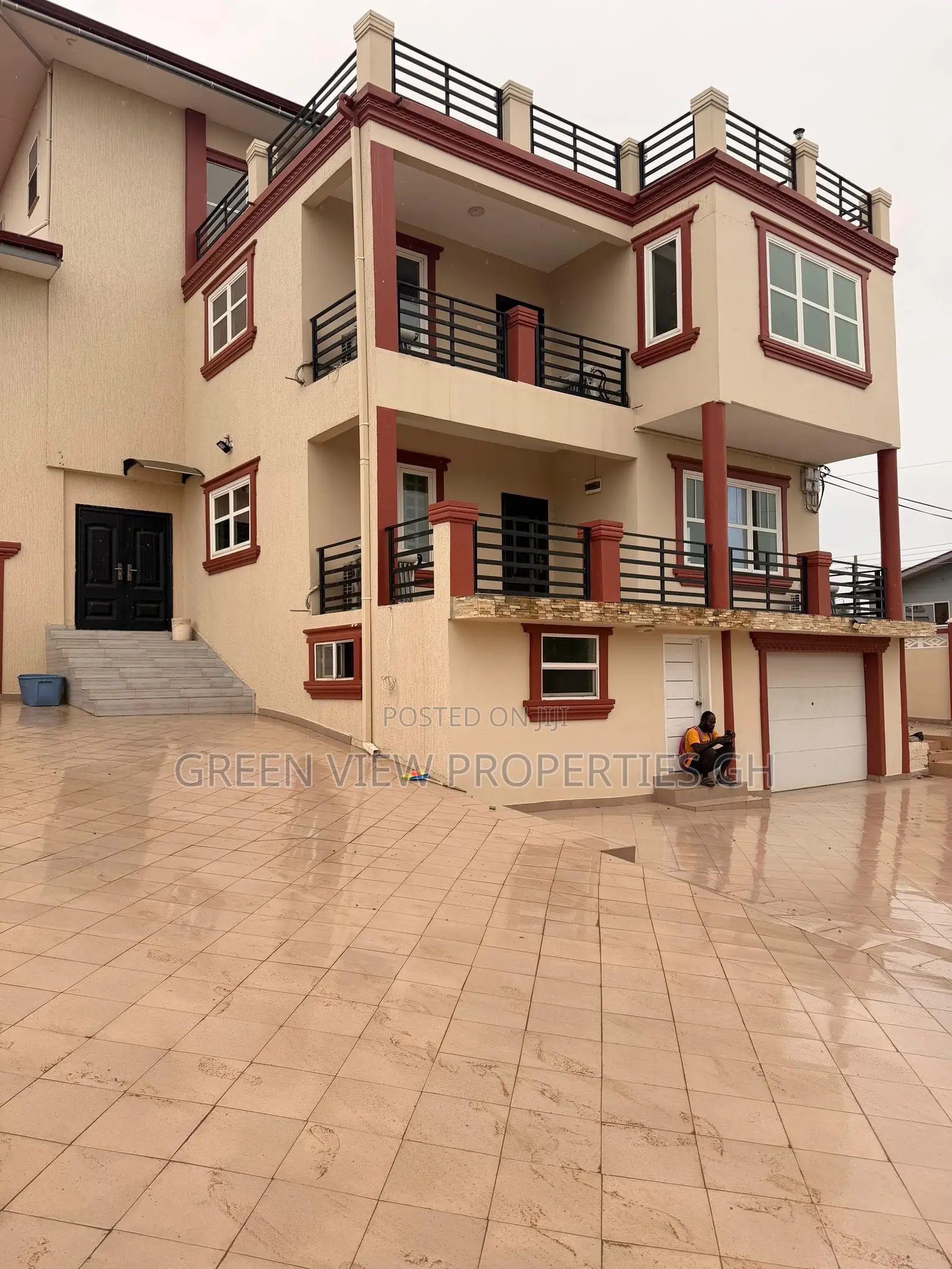 4bdrm Duplex in West Hills Mall Area for sale in West Hills Mall Area