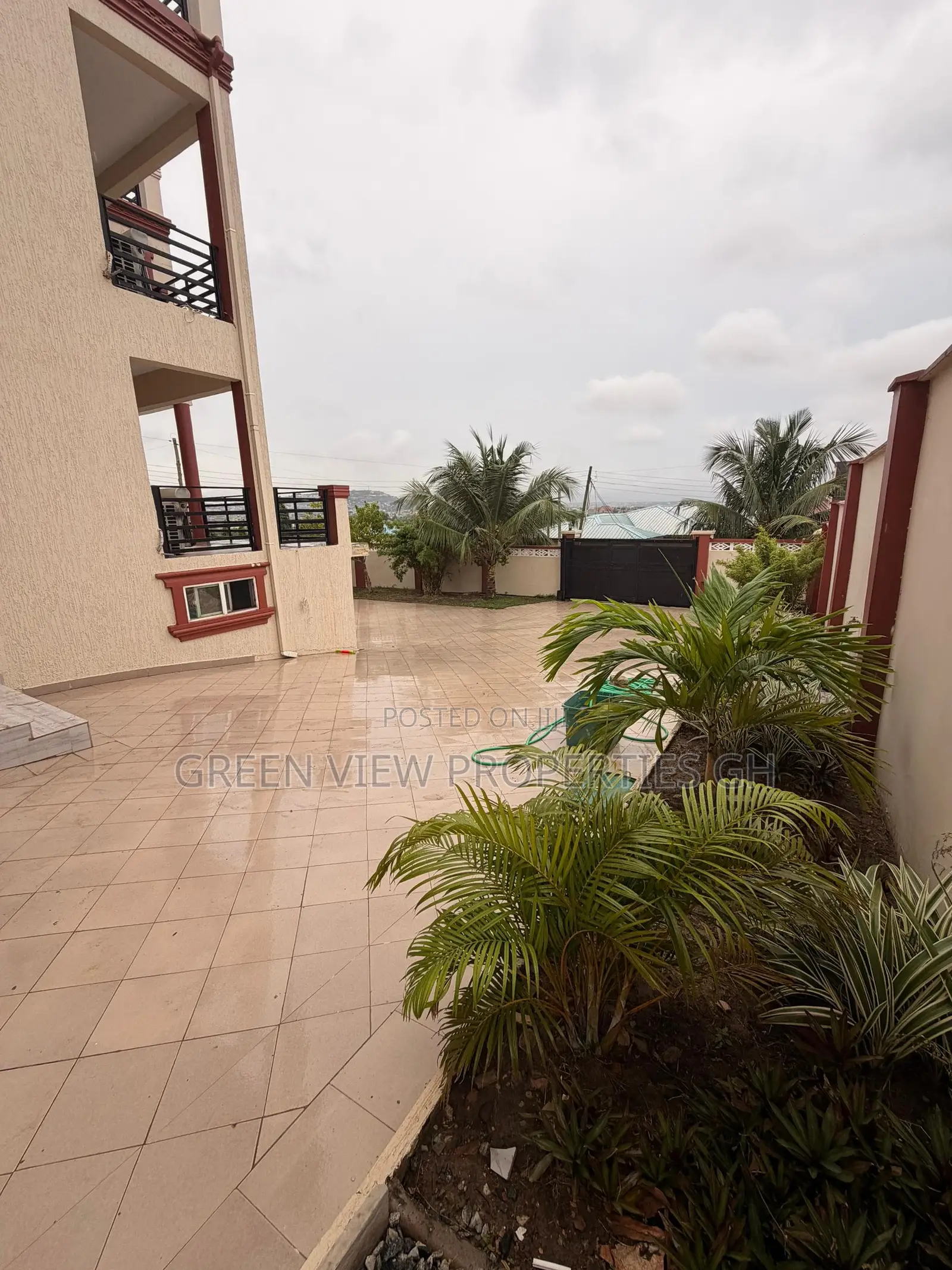 4bdrm Duplex in West Hills Mall Area for sale in West Hills Mall Area