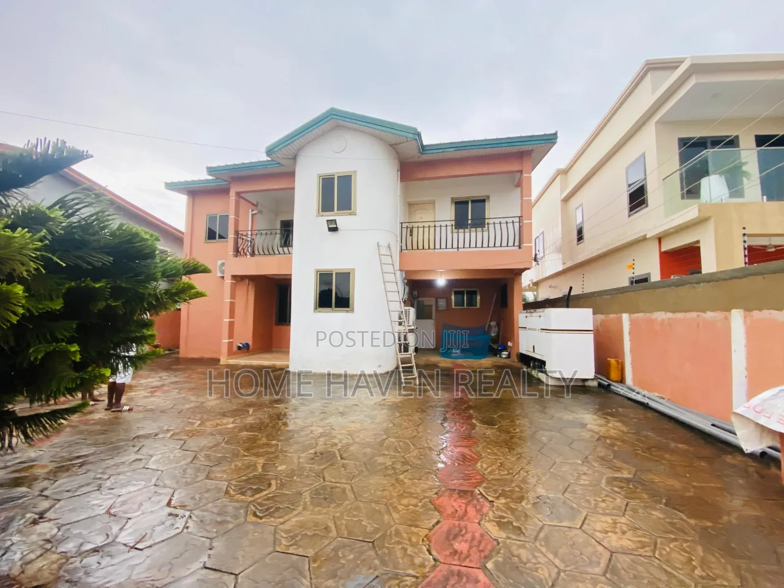 65/80 Old House Land for Sale at Dzorwulu in Dzorwulu