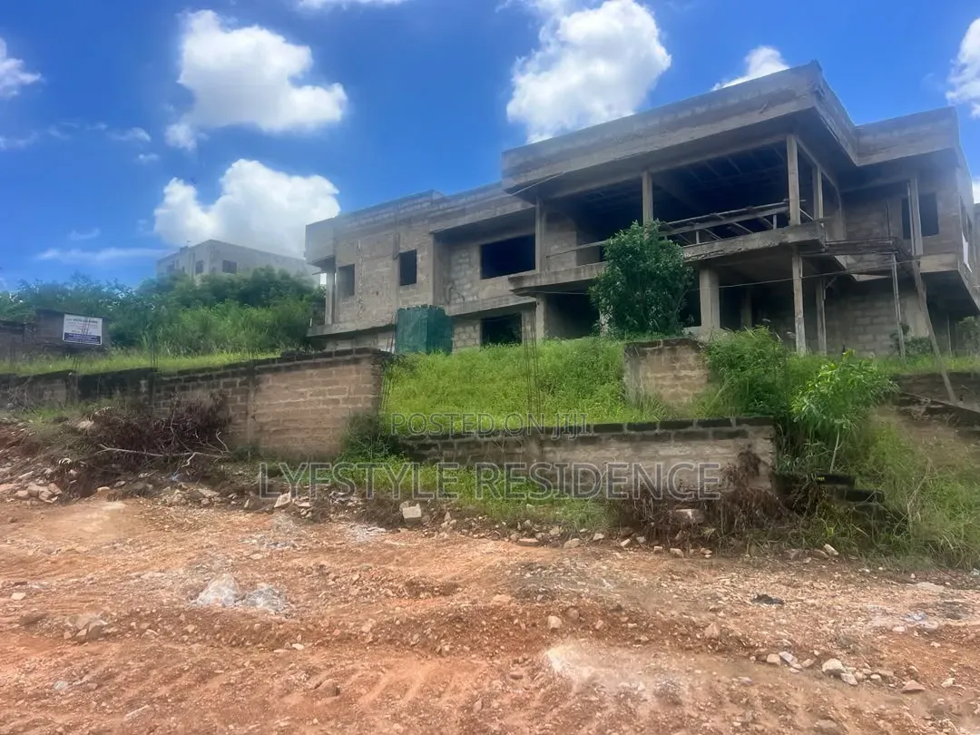 5bdrm Mansion in Knust Area, Kwabenya for sale in Kwabenya