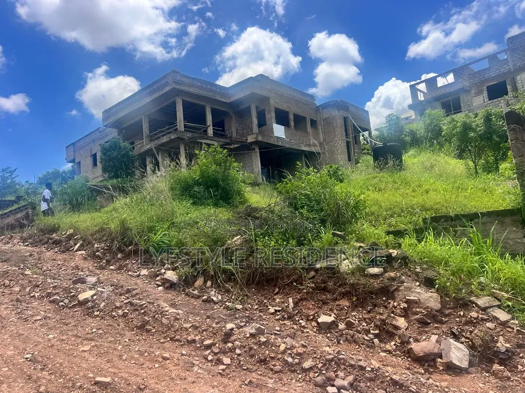 5bdrm Mansion in Knust Area, Kwabenya for sale in Kwabenya