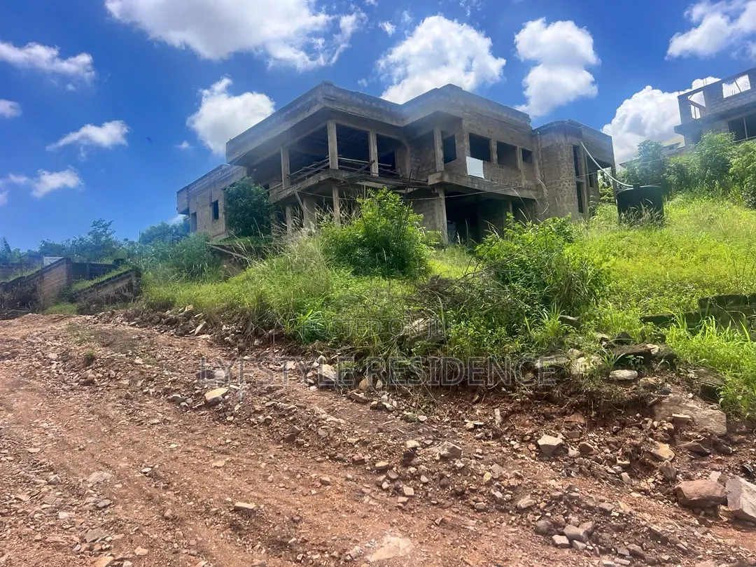 5bdrm Mansion in Knust Area, Kwabenya for sale in Kwabenya