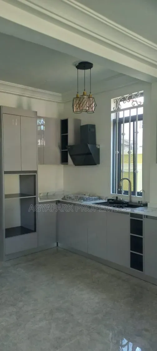 3bdrm House in 3 Junction, Amasaman for sale in Amasaman