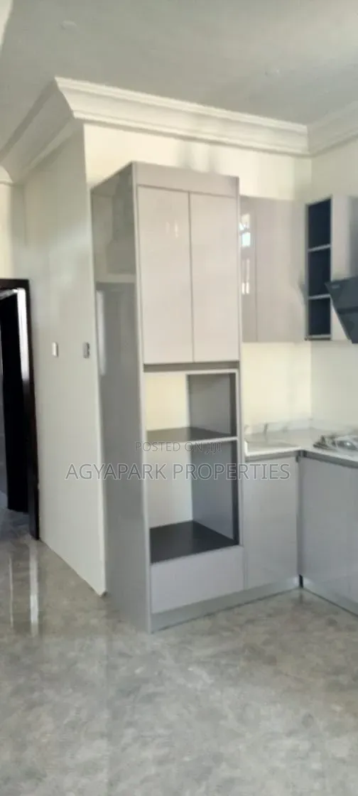 3bdrm House in 3 Junction, Amasaman for sale in Amasaman